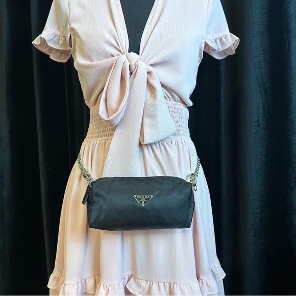 PRADA black nylon pouch crossbody or bum bag with dust bag EXCELLENT - Picture 4 of 15